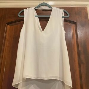 BCBG MAXIMARIA WHITE V. NECK BLOUSE